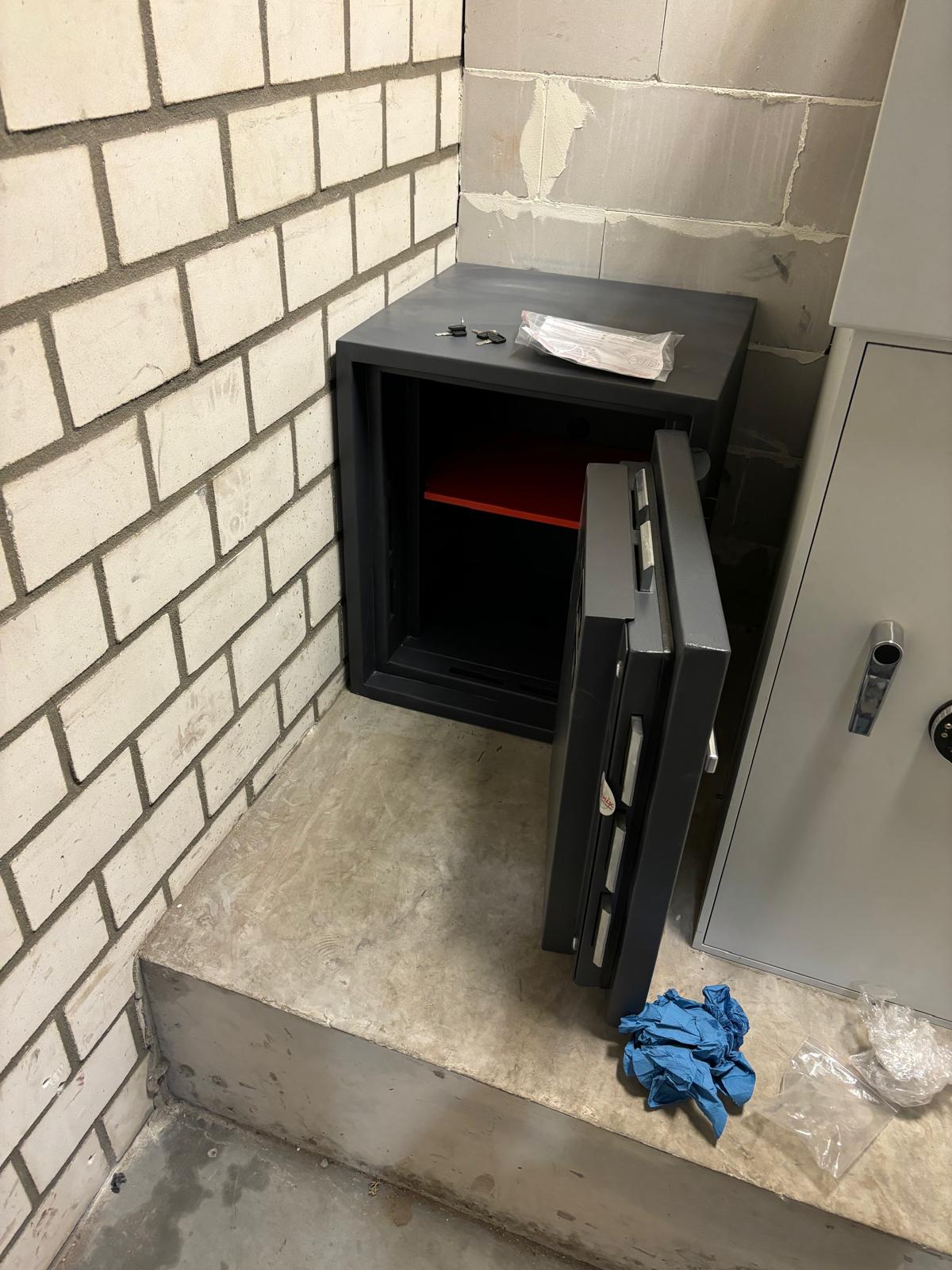 Kluis op fundatie Kluis op fundatie